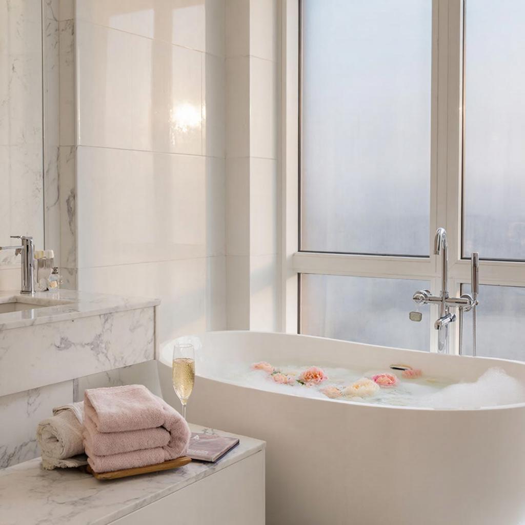 Океан домашнего уюта: Как превратить ванную комнату в личный спа-курорт мечты