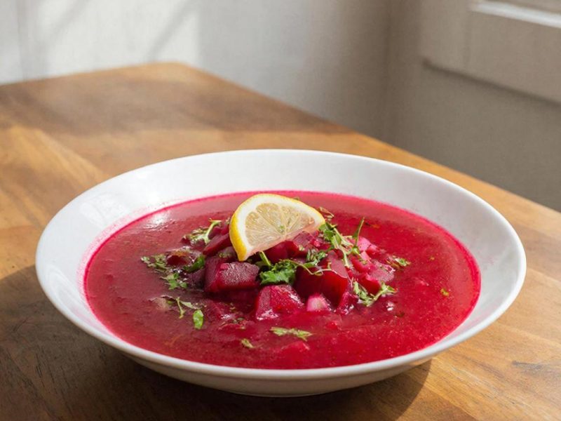 Симфония летней свежести: Как мы создали идеальный холодный свекольник на кефире